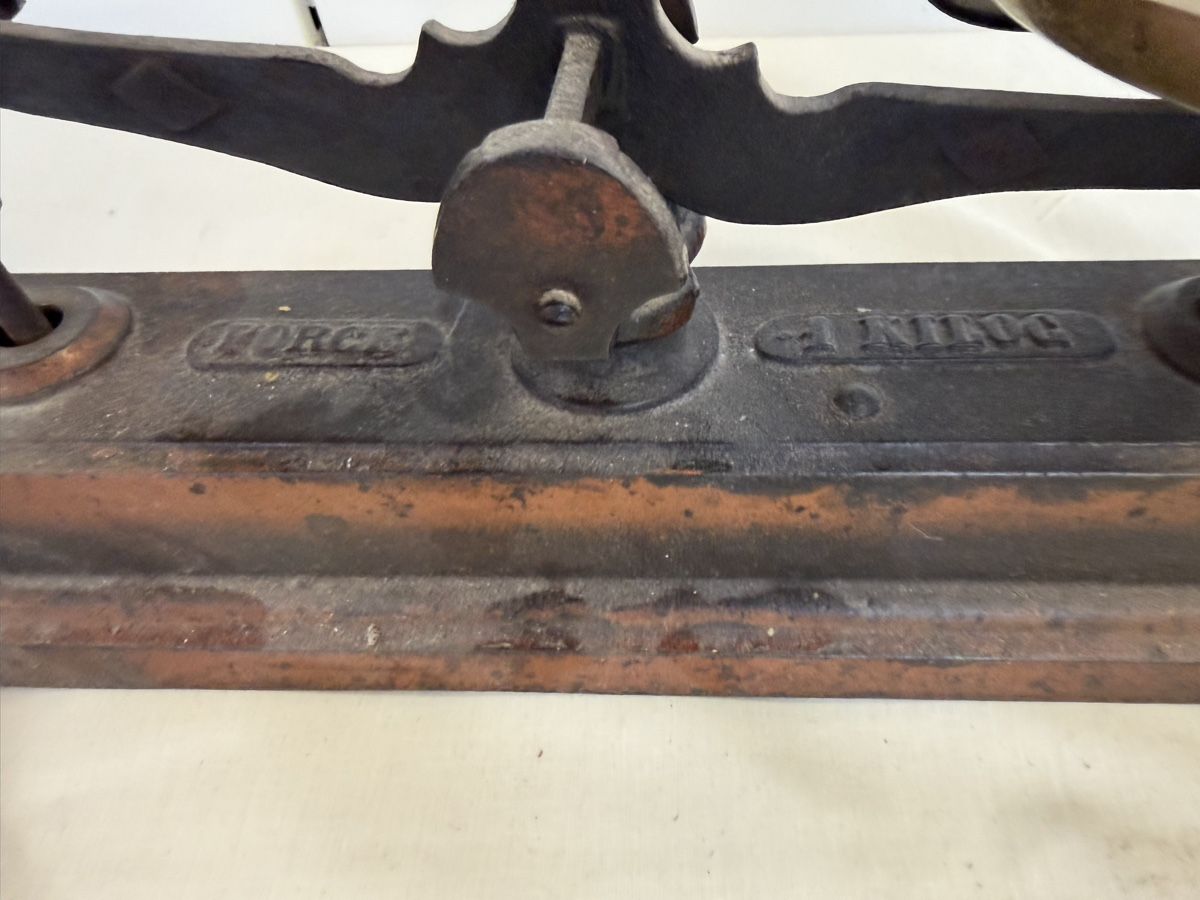 Bilance e pesi: Balance ancienne en laiton et fer  – Usato da montreux venduto da Always-Good 9