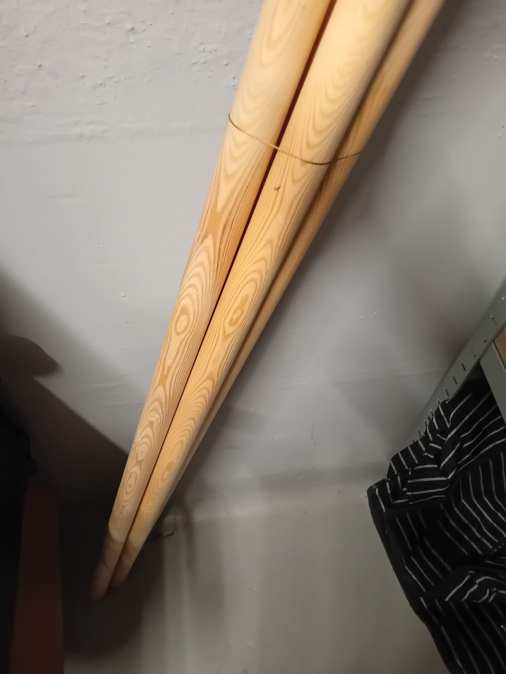 Articoli in legno: runde Holz Stangen ca 3.4 cm Durchmesser – Nuovo (secondo la descrizione) da Zürich venduto da Gillheri