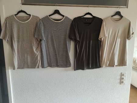 T-shirt , taglia M/L, ottime condizioni