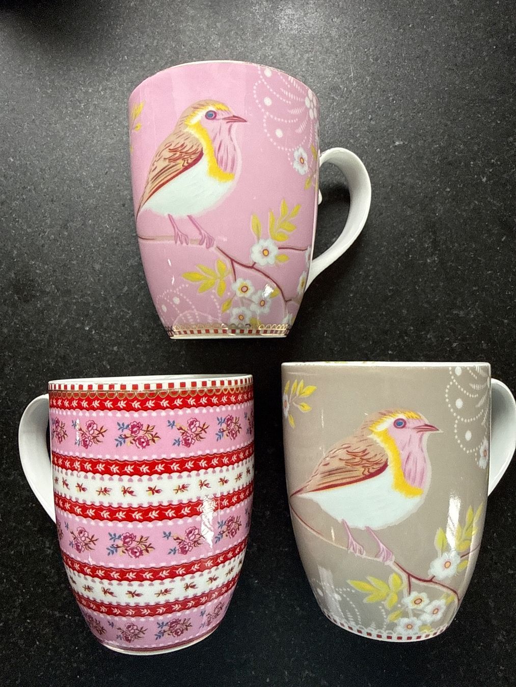 Pip Studio Tazze: 3 grosse PiP Studio Tassen – Usato da St Gallen venduto da mayerka 3