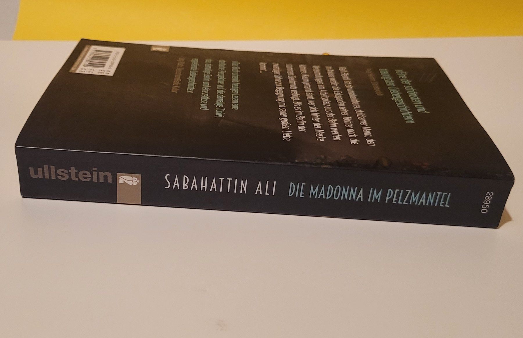 Bücher: Die Madonna im Pelzmantel – Gebraucht aus Zürich von Avd 7