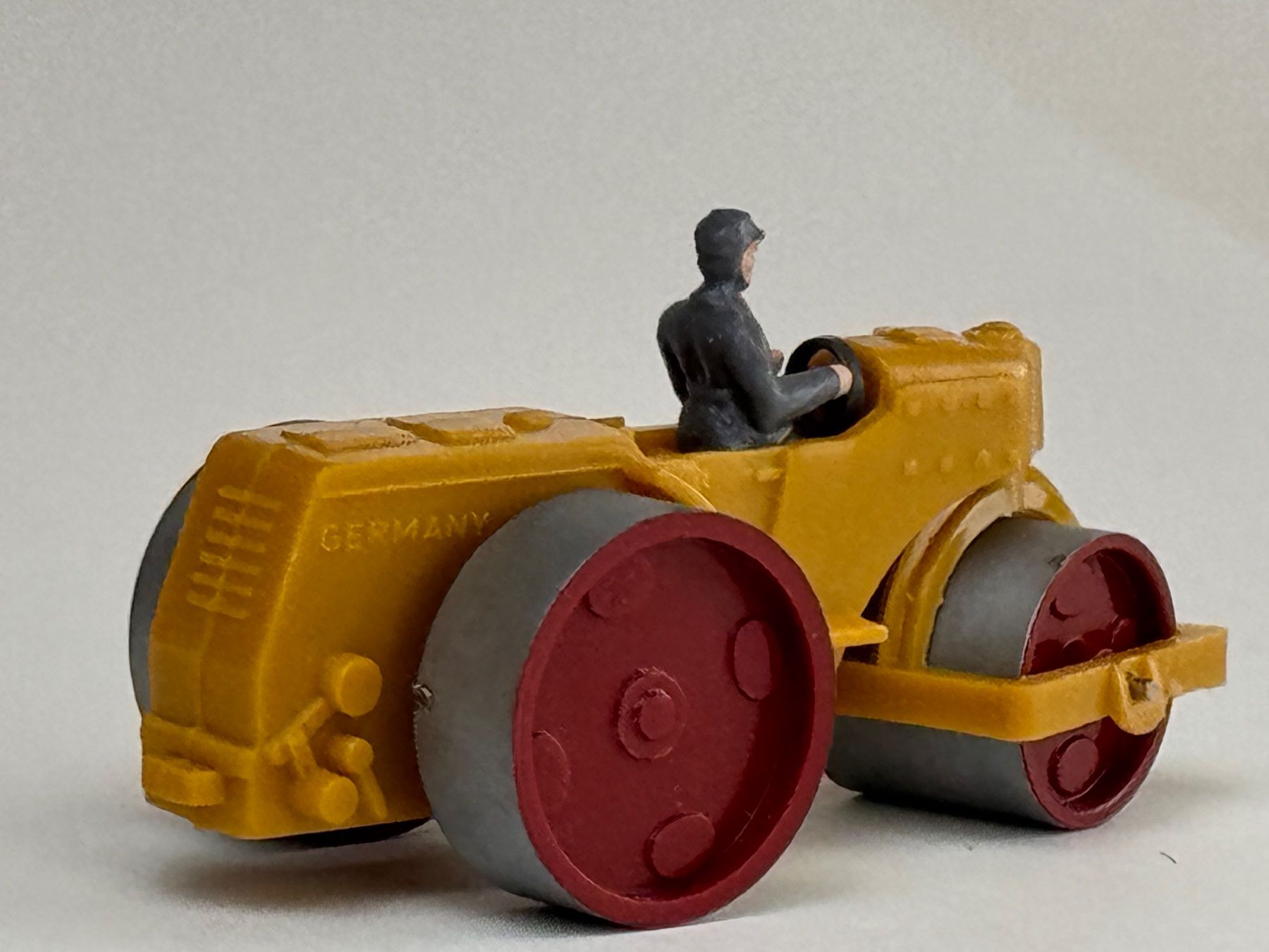 Wiking Modellini d'auto: SG-Wiking Strassenwalze senfgelb – Usato da Elm venduto da Wikmtz 1