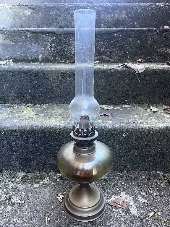 Lampade: Antike Petrollampe Messing Glas  – Usato da Schwarzenbach LU venduto da eminens 3