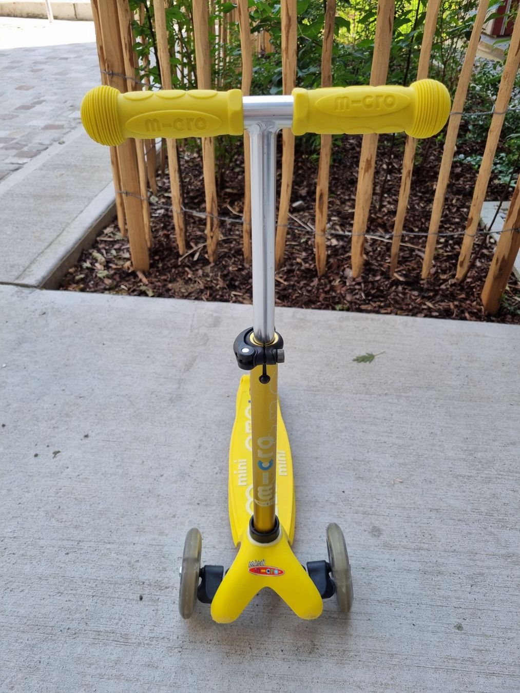 Micro Kickboard: Mini Micro gelb, LED Räder – Usato da Zürich venduto da zimmi_o 1