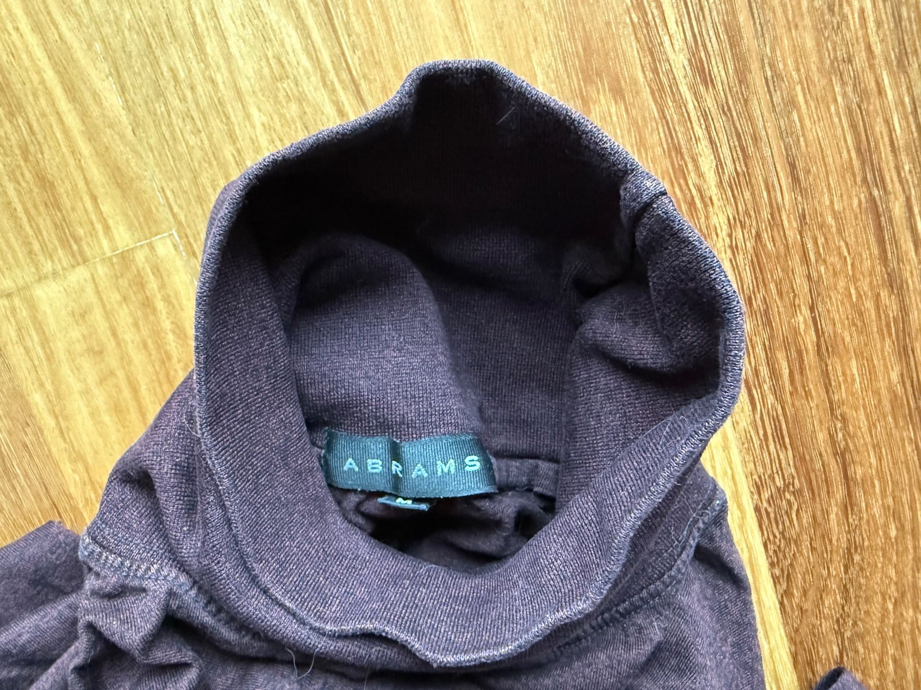 Maglioni & Felpe: Neuwertiger bordeauxrot ABRAMS Rollkragenpullover, Grösse: S – Usato da Stetten SH venduto da Urlaub 3