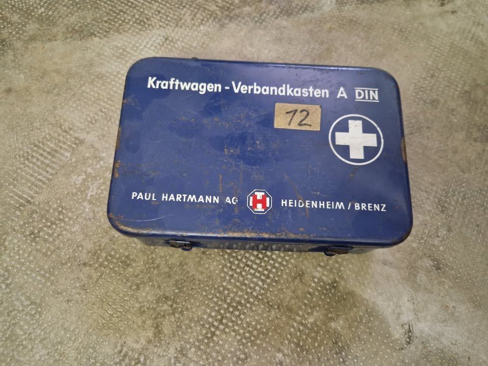 Kit di pronto soccorso: Trousse de secours ancienne – Usato da Ste-Croix venduto da gfamily