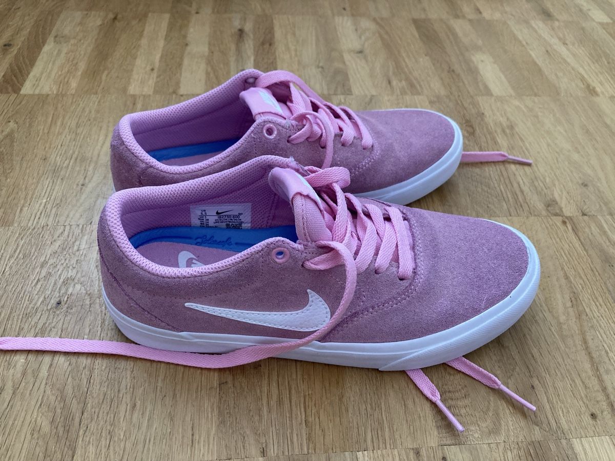 Nike Scarpe da donna: Nike Schuhe Grösse 38 – Usato da Zürich venduto da Retrogirl 1