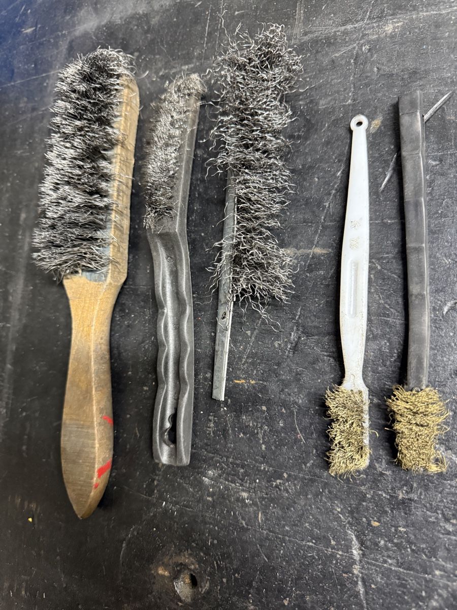 Autres articles pour la maison: Brosses a metal – D'occasion à Choex par Adri27000 1