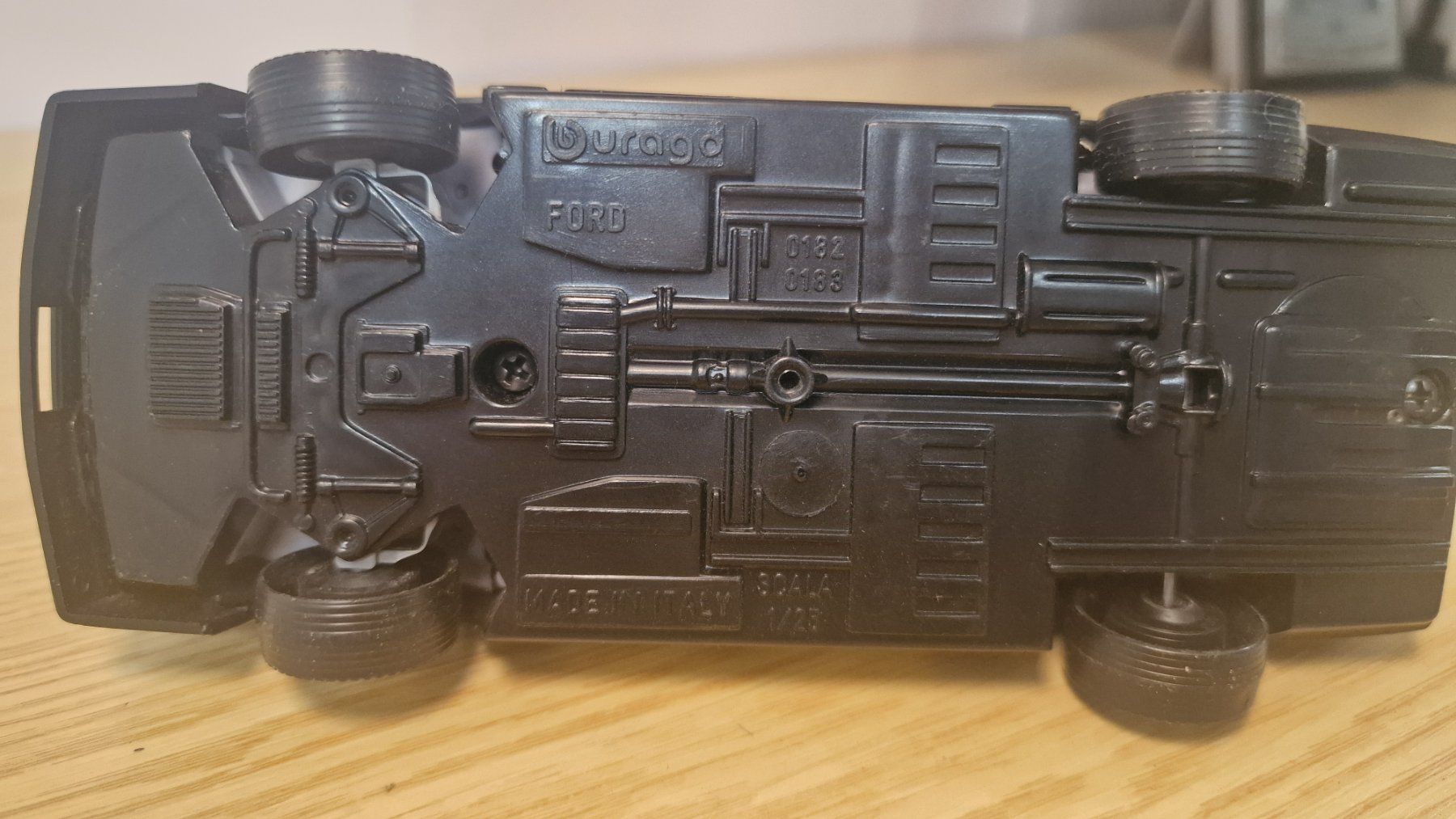 Ford Voitures modèles: Modellauto 1/25, Ford schwarz – D'occasion à Weisslingen par and-lo73 4