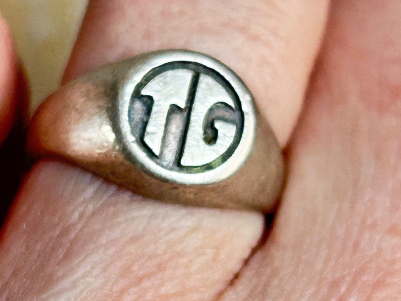 Anelli: Silberring Siegelring mit Gravur "TG" Gr. 55 – Usato da Laufen venduto da Bellebellezza