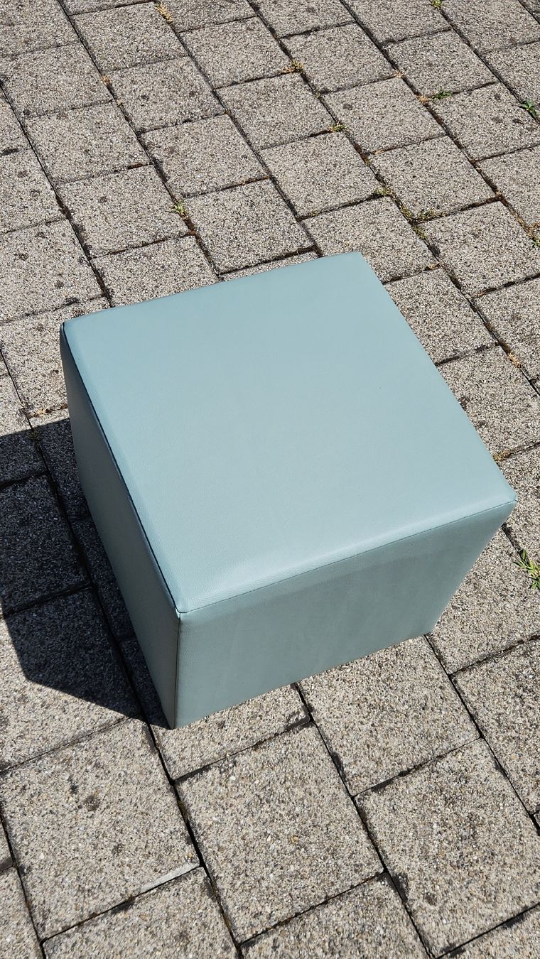 Hocker: Hocker – Neu (gemäss Beschreibung) aus Wikon von jojo812 2