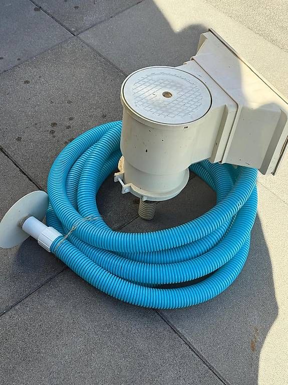 Piscine: Skimmer mit Saugschlauch – Usato da Attiswil venduto da maialina 1