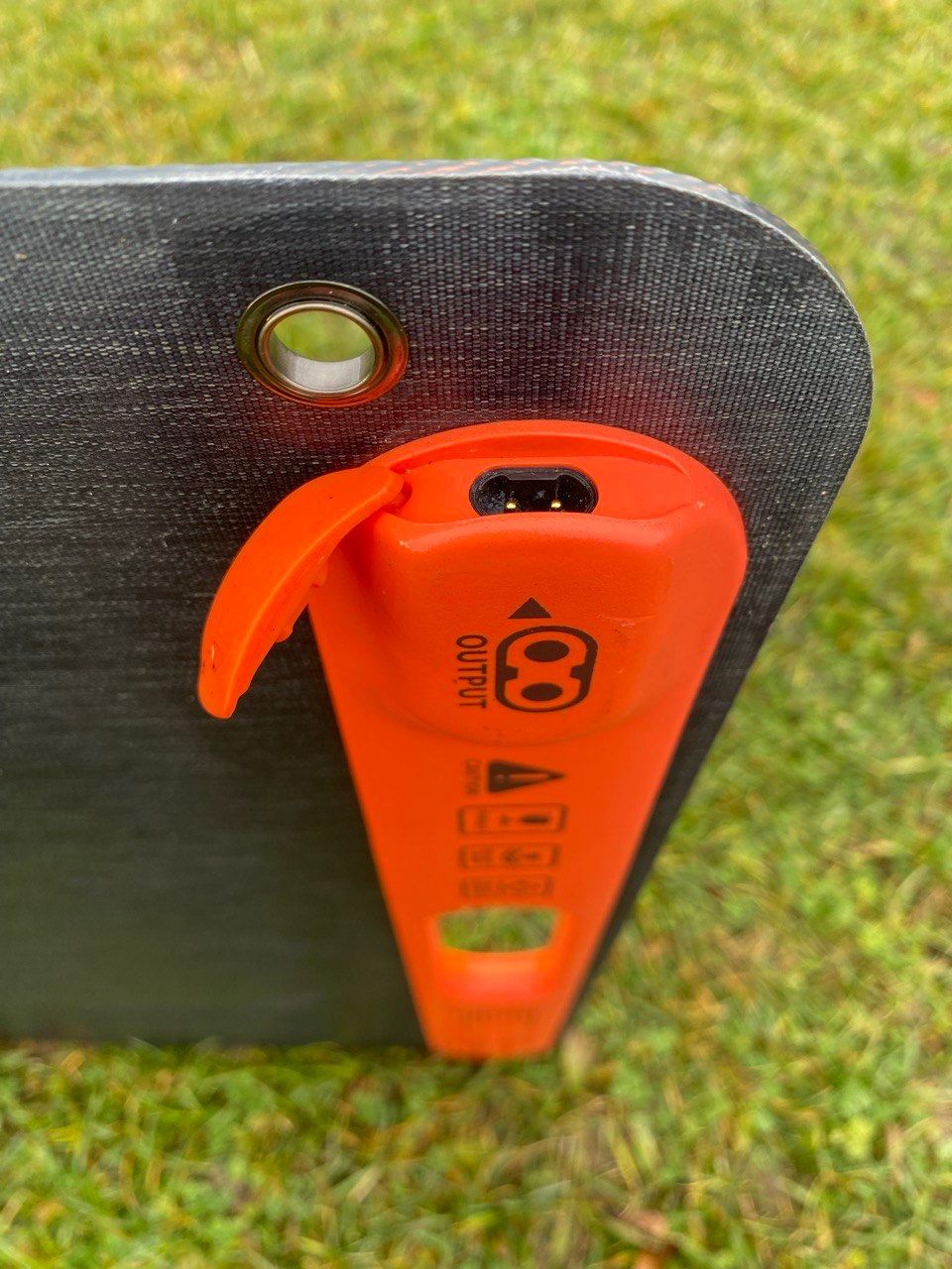 Jackery Dispositivi a energia solare: Jackery SolarSaga 200 Solar Panel – Usato da Bern venduto da gadgetfinder 7