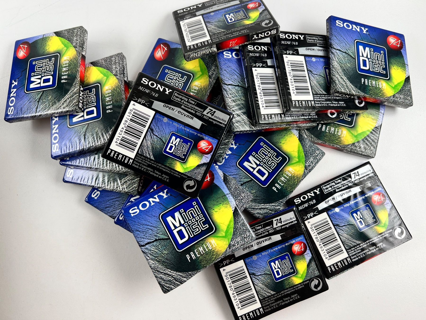 Lot De 40 MiniDisc Sony MD 74/80 – Neufs – Blancs Et Autres Couleurs