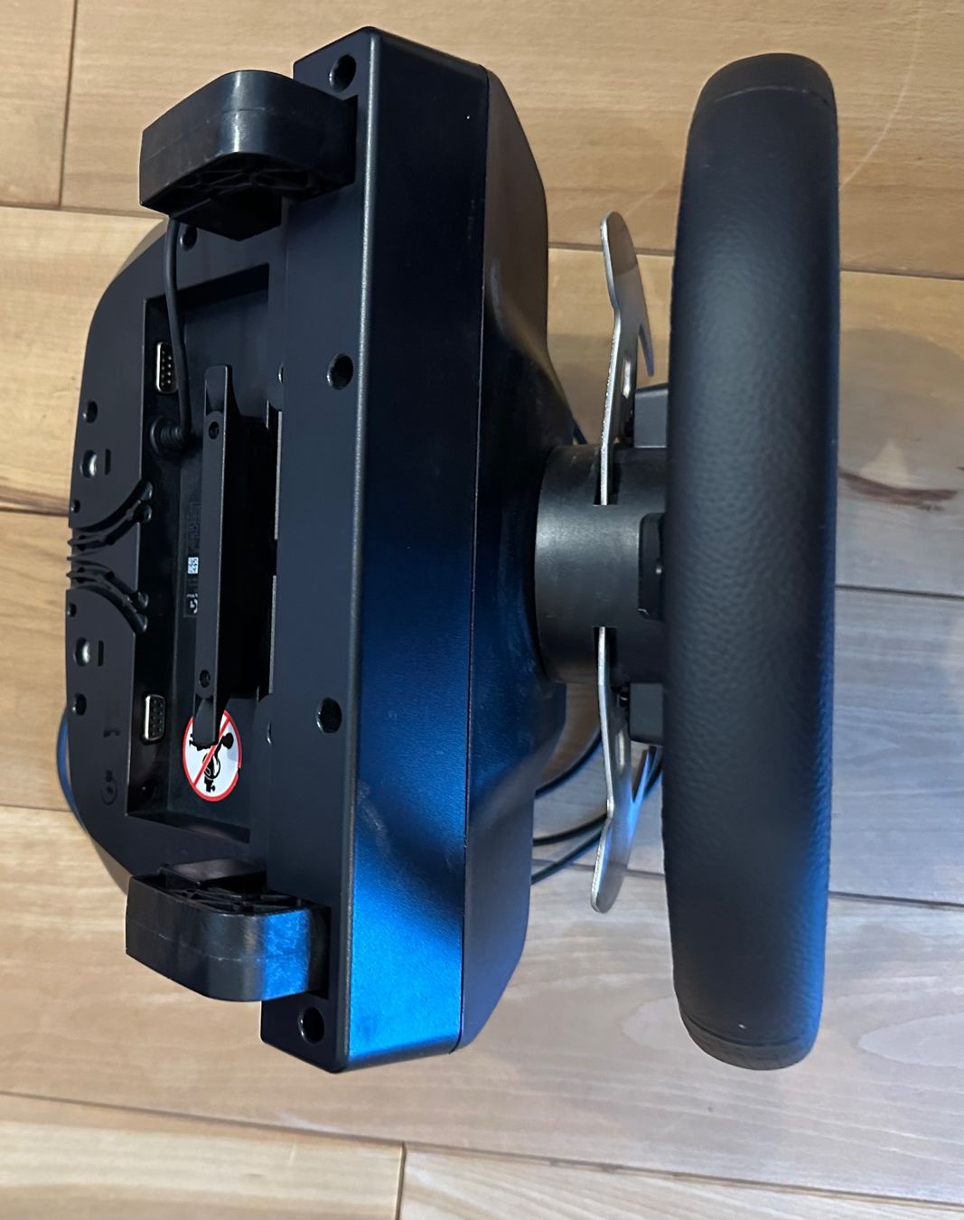 Logitech Sedie: Playseat Evolution Pro Red Bull + Logitech G923 Top Zustand – Usato da Zermatt venduto da yan_yh9r 4