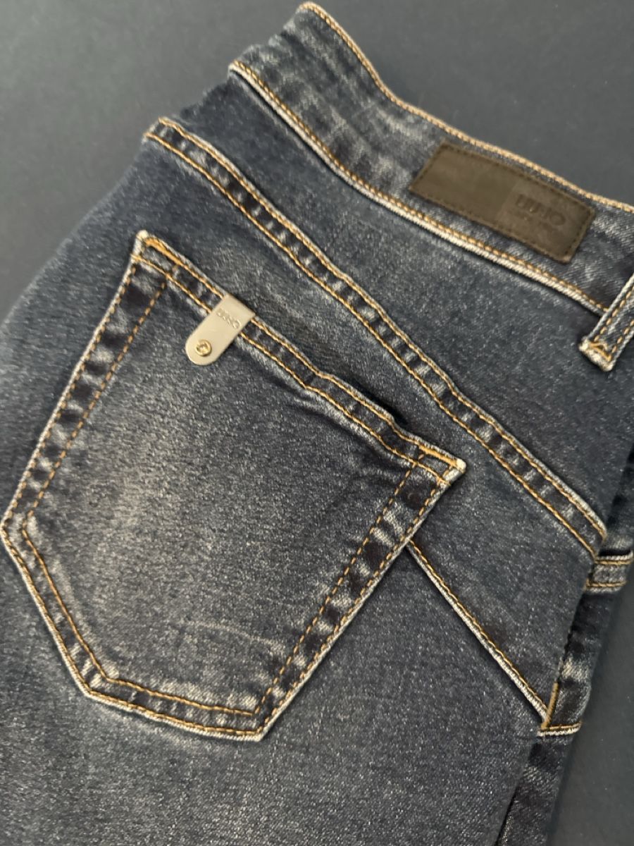 Liu Jo Jeans: Bluejeans LIU:JO mit tollen Glitzerdetails – Gebraucht aus Fürstenau von Du-01 4