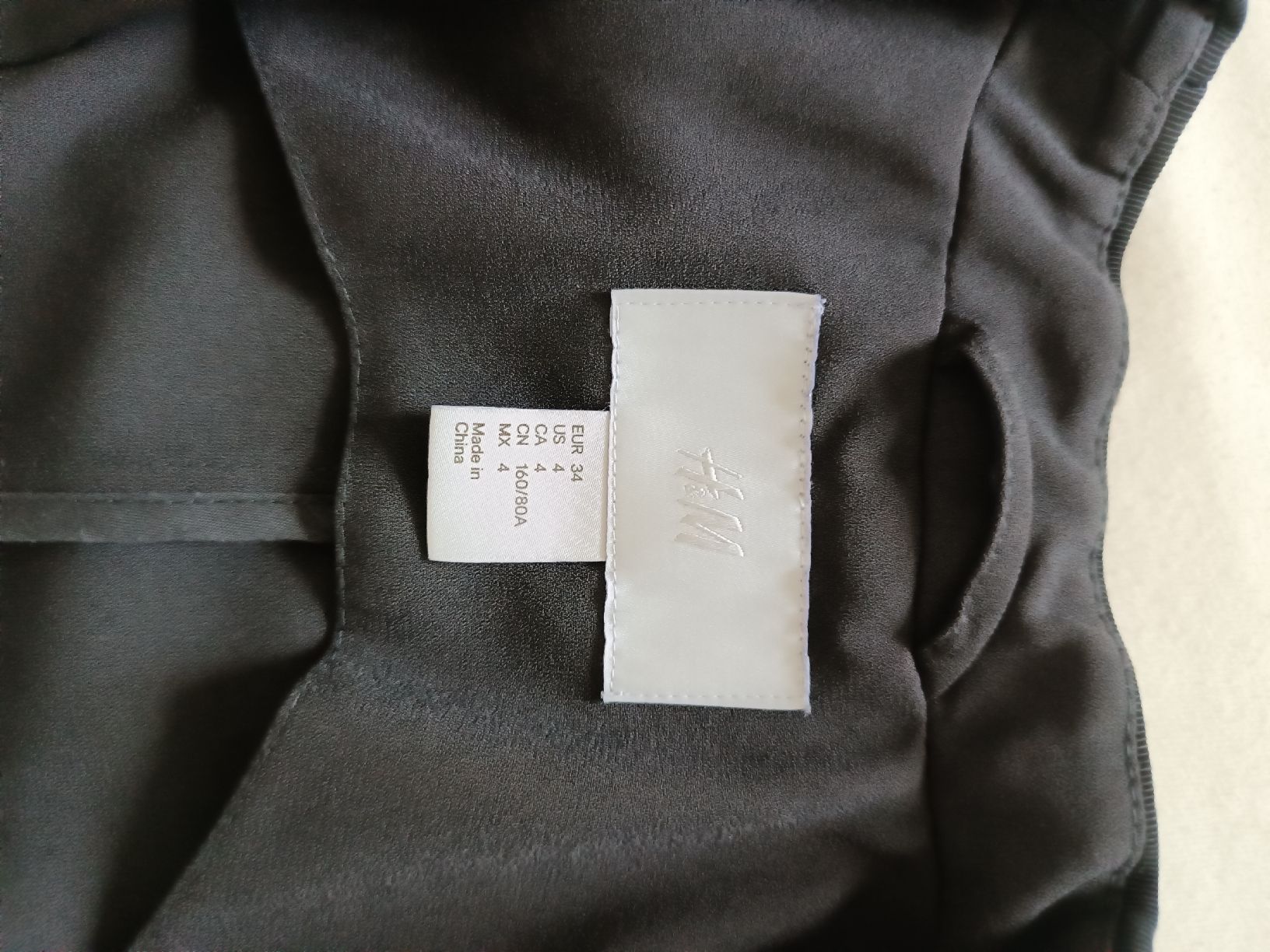 H&M Jacken: H&M Blazer schwarz, Grösse 34 – Gebraucht aus Luzern von sim_lqq2 2