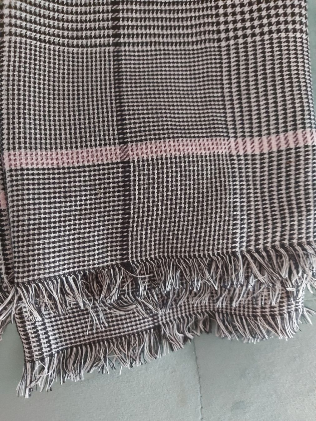 Foulards, Tücher & Schals: Écharpe à carreaux – Neu (gemäss Beschreibung) aus Le Mont-Pèlerin von jux_x96b 1