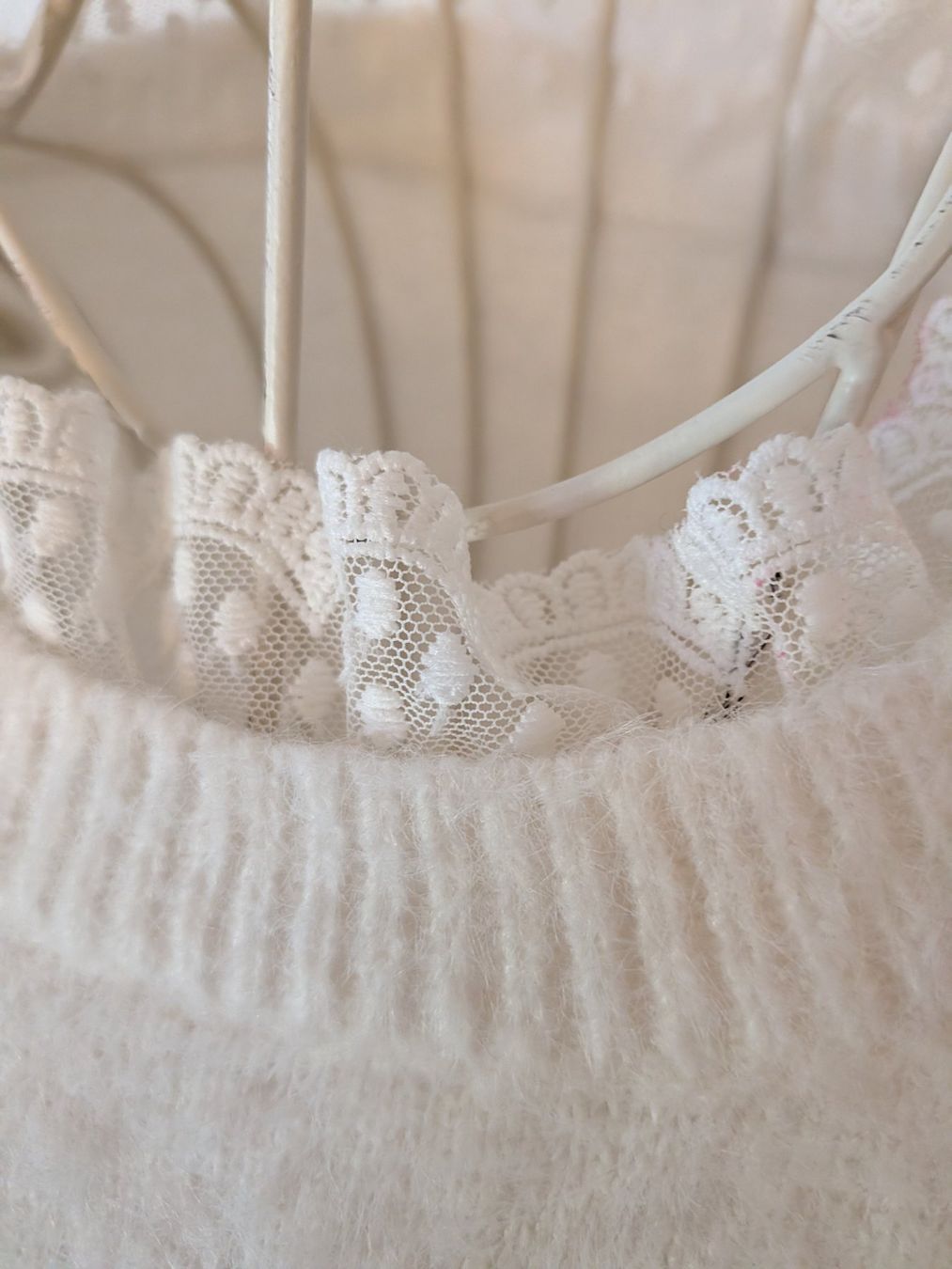 Maglioni & Felpe: Warmer Pulli weiss mit Rüschen - Grösse L – Usato da Dietfurt venduto da Subforce1853 3