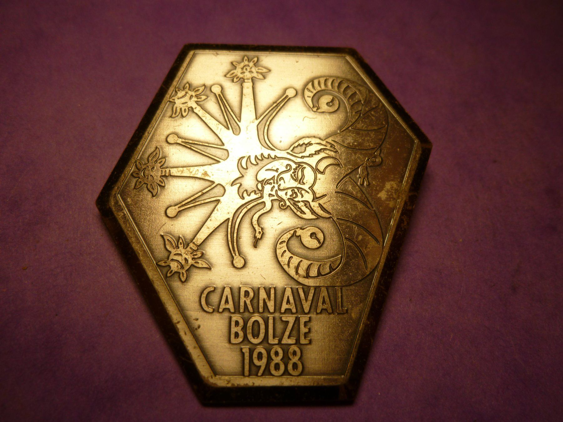 Placchette & Badge: BOLZE 1988 GOLD – Usato da Ried (Muotathal) venduto da Mandarin02