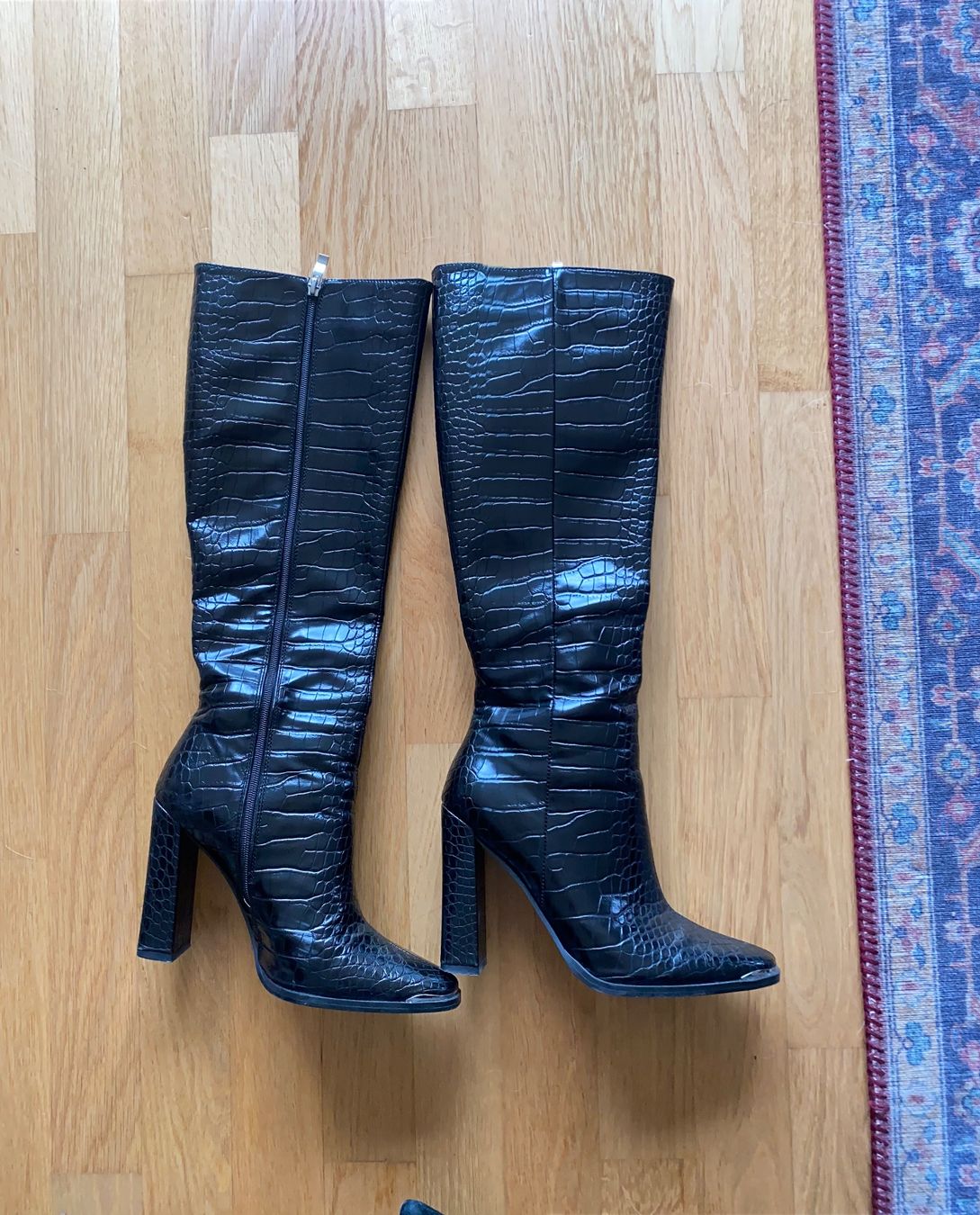 Chaussures femmes: Black Knee High Boots with Block Heel – D'occasion à Zürich par anuccis70