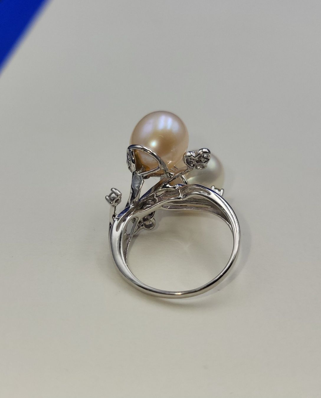 Anelli: 585 Weiss Gold Ring Mit Brillanten Und  Perlen – Usato da Wald ZH venduto da Aniade 9