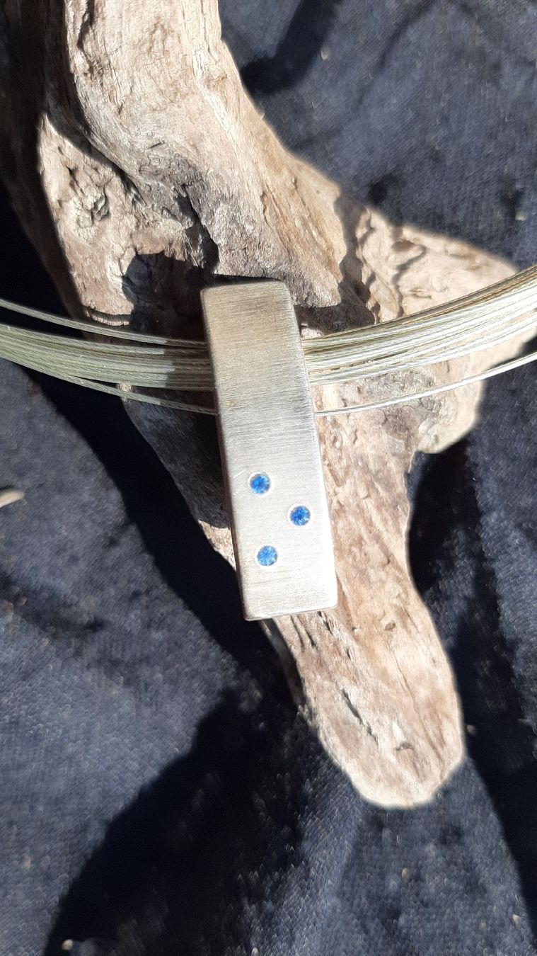 Catenine: Silberanhänger mit Edelstahl-Halsband – Usato da Brütten venduto da spaduk