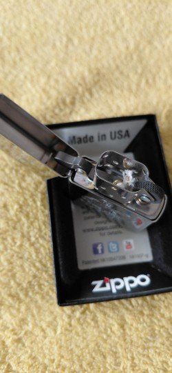Accendini: Zippo Aquarius Sternzeichen NEU .. in OVP – Nuovo e nell'imballaggio originale da Gipf-Oberfrick venduto da Bicholino 5