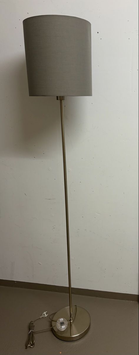 Livique Lampes: Stehlampe - Livique - 170cm – Neuf (Voir description) à Baar par Colette18