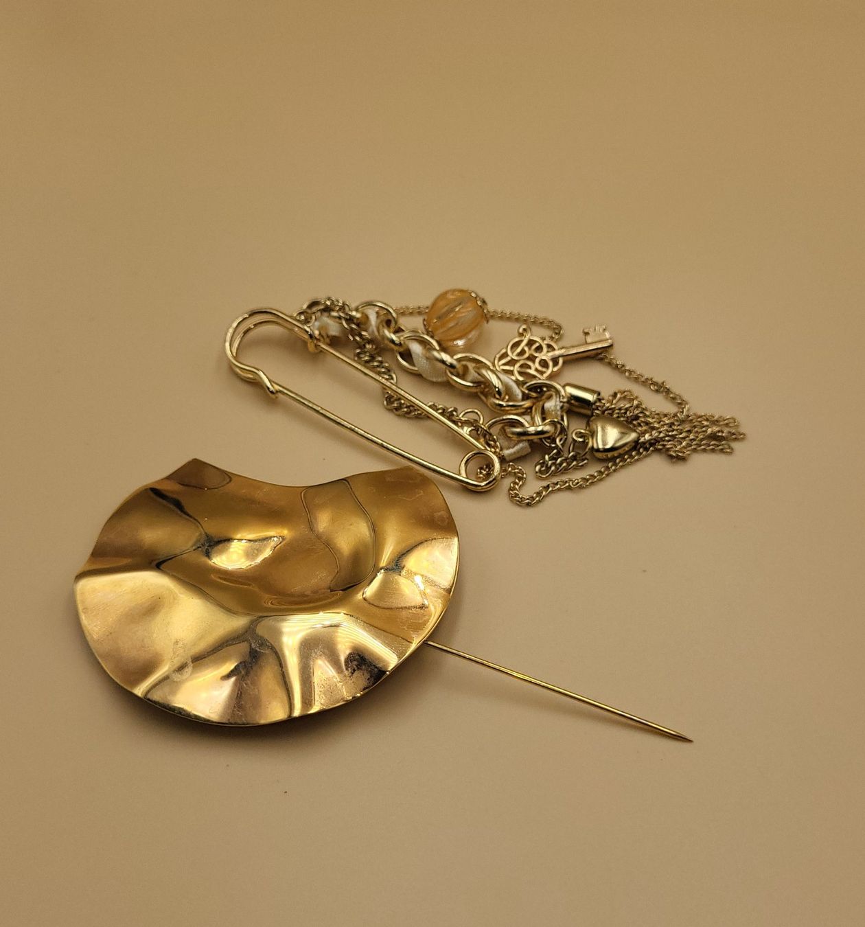 Spille & Fermagli: Goldene Vintage Brosche – Usato da Wald ZH venduto da SwissPawnshop 3