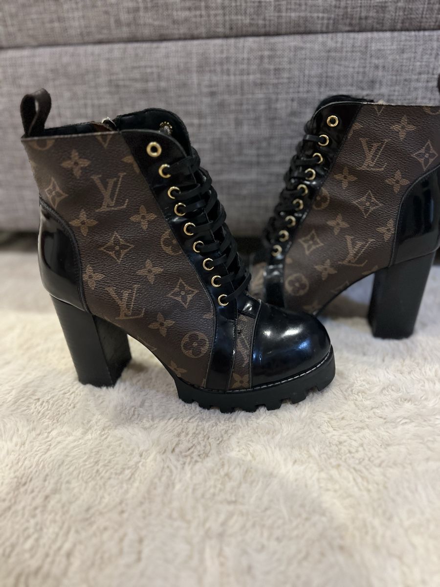 Louis Vuitton Chaussures femmes: Louis Vuitton Boots – D'occasion à Herrliberg par yul_5xvl
