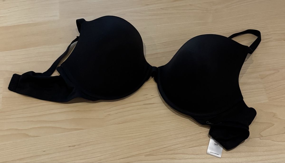 Calvin Klein Altra biancheria intima: Schwarzer Calvin Klein BH, Grösse E75, wie neu! – Nuovo (secondo la descrizione) da Tuggen venduto da jess_gls06