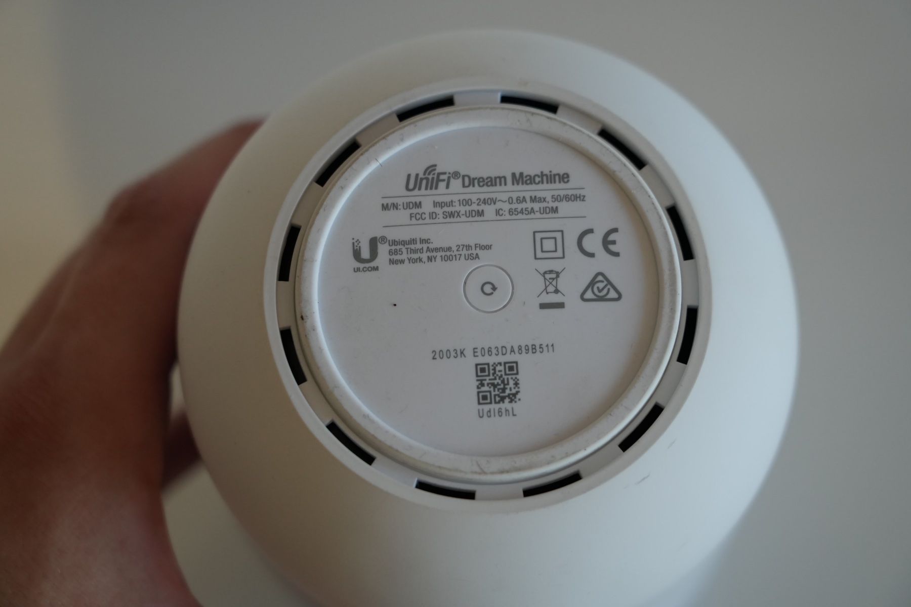 Unifi Modem & Router: UniFi Dream Machine (UDM) Router mit Access Point – Usato da Zihlschlacht venduto da grueslibaer 2