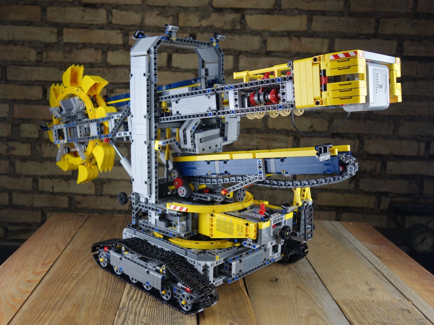 Technics Kit di costruzioni: LEGO 42055 Technic Schaufelradbagger – Usato da Bäretswil venduto da grisou1001 3
