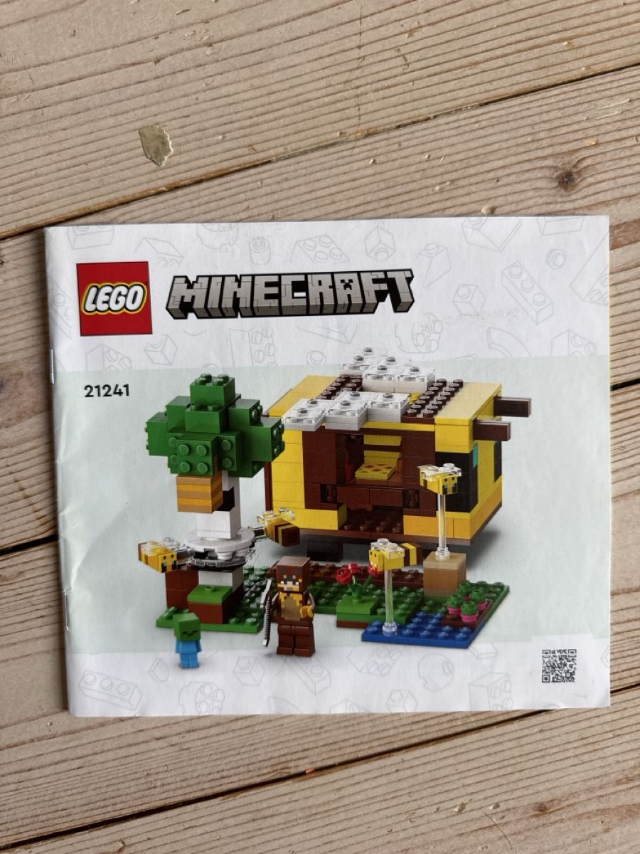 Lego Spielzeuge: Lego Minecraft Bienenzüchter Set – Gebraucht aus Buchs SG von thehooches 2