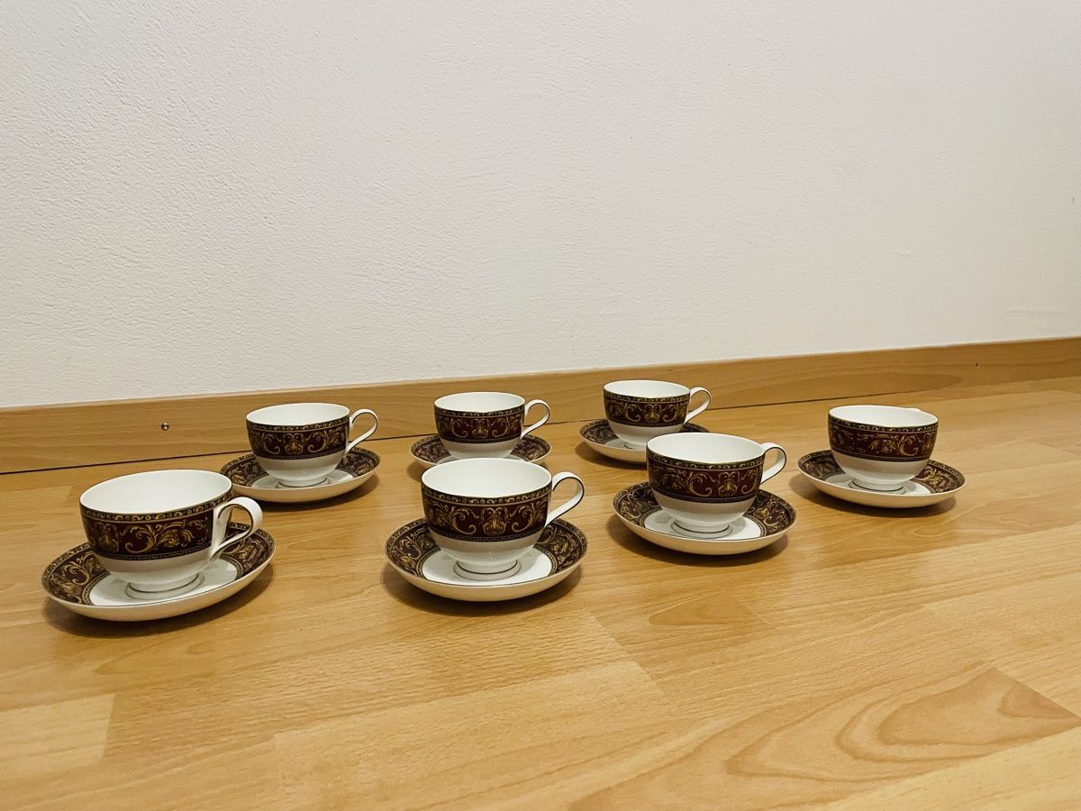 Set di piatti: Royal Bone China Speiseservice – Usato da Chur venduto da Tsambiko 9