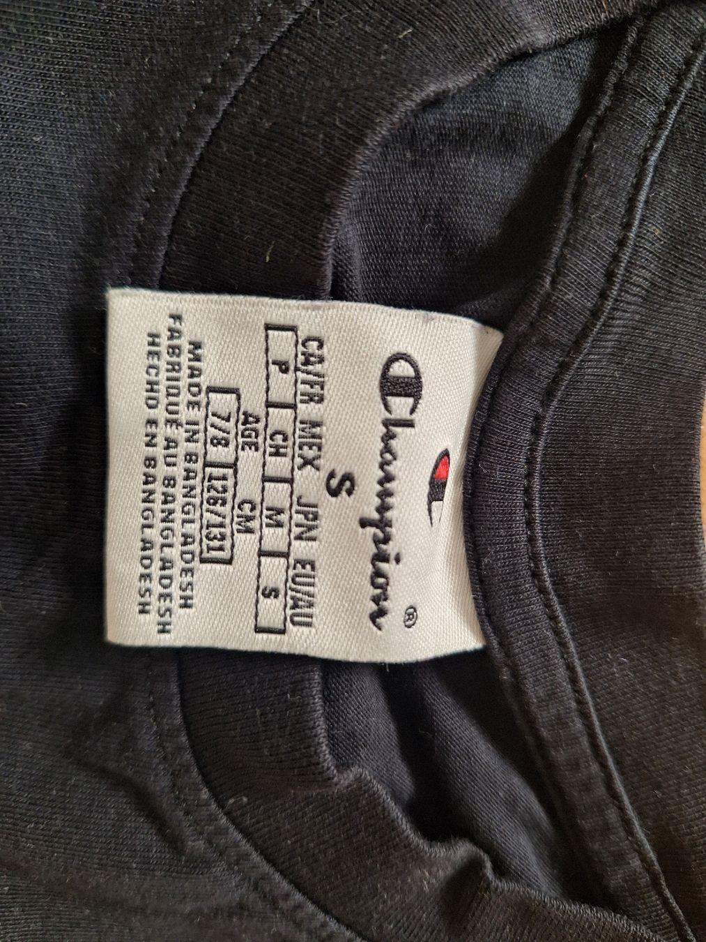 Champion Camicie, T-shirt & Polo: T-Shirts, Grösse 126/131 – Usato da Basel venduto da RomyRennard 1
