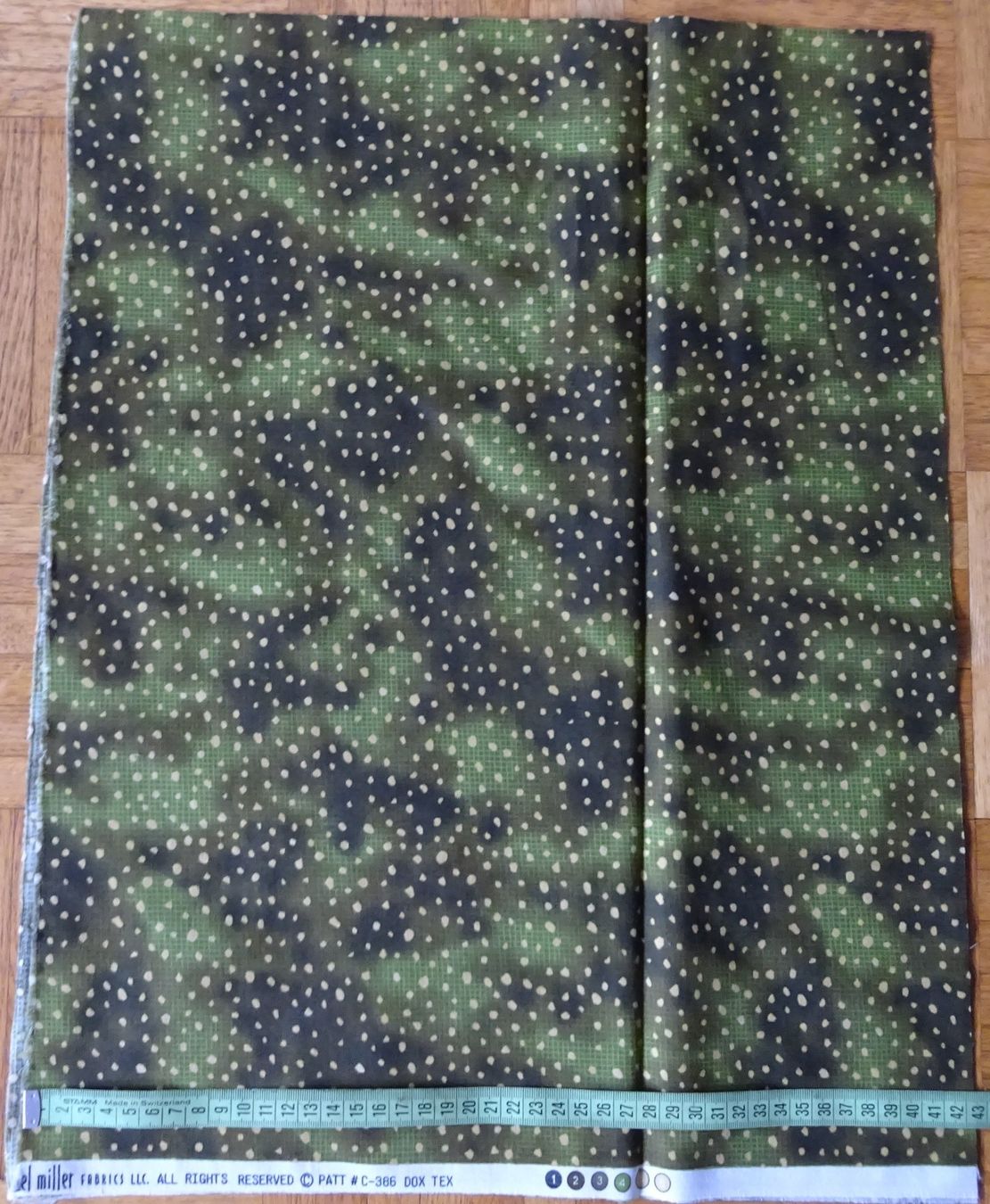Tessuti: Baumwollstoff für Patchwork 42 x 106cm – Nuovo (secondo la descrizione) da Bern venduto da Hero2.0 2