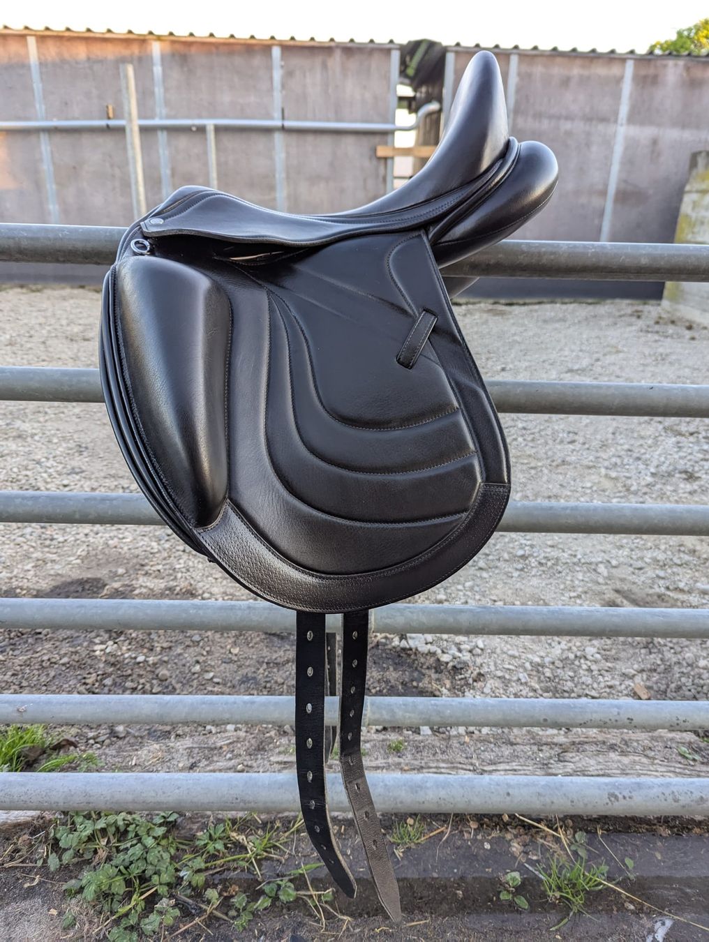 Selle & Accessori: Dressursattel Eric Thomas 17" – Usato da Bad Ragaz venduto da ele_62tq