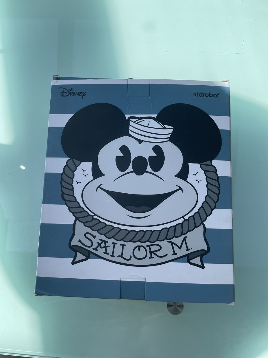 Disney Statuette: Kidrobot sailor M. Mickey  – Nuovo e nell'imballaggio originale da Les Brenets venduto da serialdrink 2