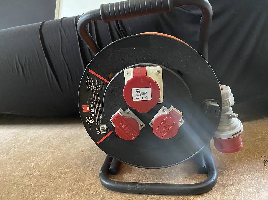 Alimentation électrique: Enrouleur électrique neuf – Neuf (Voir description) à Neuchâtel par zib_lzs8 3