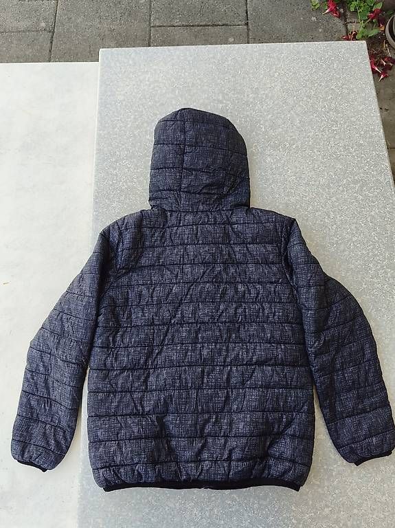 Giacche: Steppjacke mit Kapuze in Grösse 134 – Usato da Eschlikon TG venduto da schwellbi 1