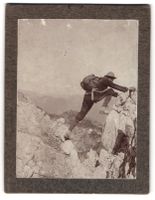 2 Tschagerjochpass, Bergsteiger am Tscha