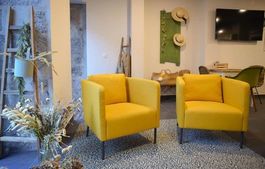 Sessel gelb von IKEA - Preis pro Sessel war CHF 149.-