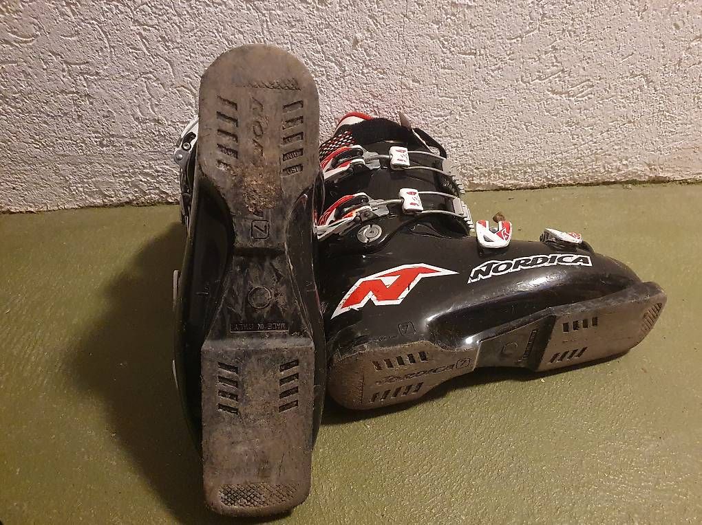 Scarpe da uomo: Älterer Skischuh Gr. 7 – Usato da Rüti ZH venduto da Kamp 2