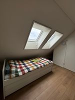 IKEA SLÄKT Bett 90x200 weiss mit ausziehbarem Gästebett & Sc
