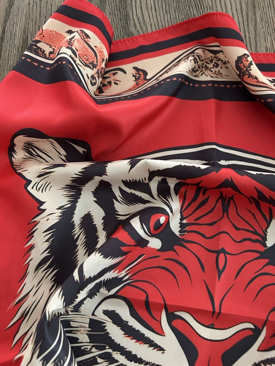 Foulards, Tücher & Schals: Tiger Halstuch – Neu (gemäss Beschreibung) aus Hofstetten SO von Treasurefinds 2