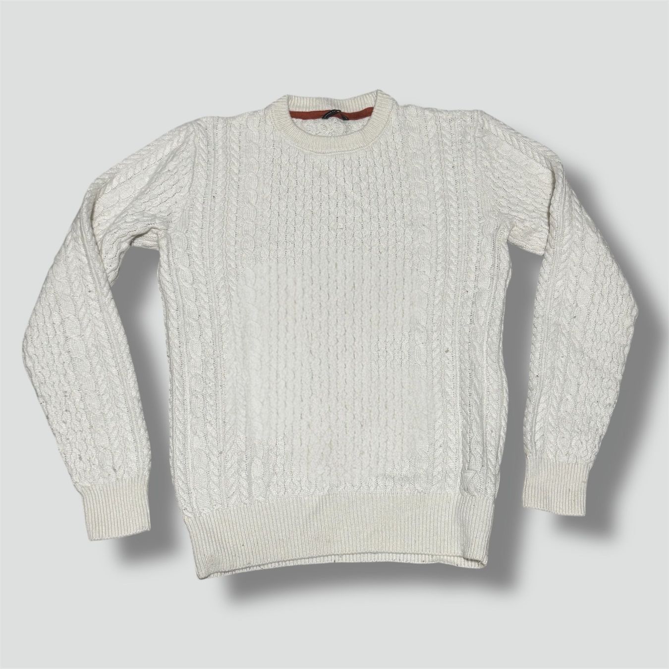 Guess Pullover & Sweatshirts: Guess knitted white crewneck sweatshirt strickpullover – Gebraucht aus St. Gallen von sourced_limited