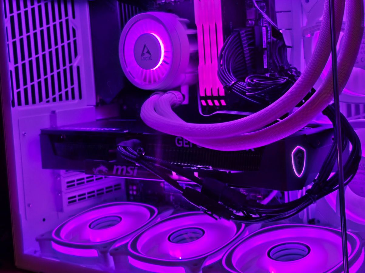 Nvidia Grafikkarten: Nvidia RTX 5070 12GB mit Garantie – Neu (gemäss Beschreibung) aus Wasen im Emmental von lau_ydx5