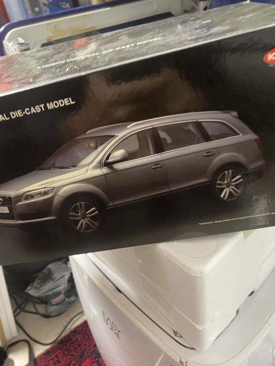 Kyosho Modellini d'auto: Auto 1:18 Audi Q7 Rot Neu – Nuovo (secondo la descrizione) da Bischofszell venduto da Diamond1 2